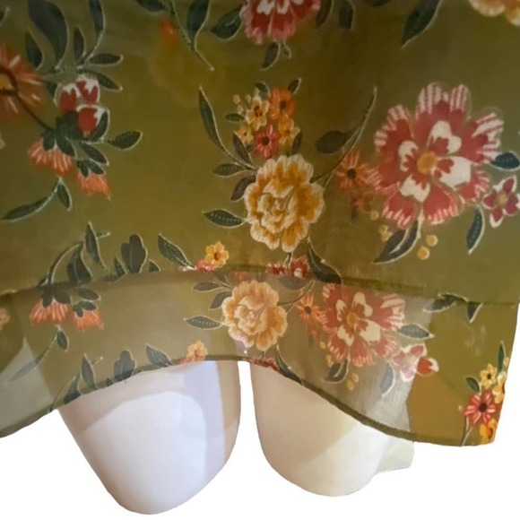 Cabi Penelope Top in Abstract Floral M - Picture 6 of 12